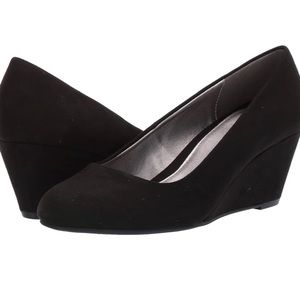 Chinese Laundry Wedge Pumps Size 9